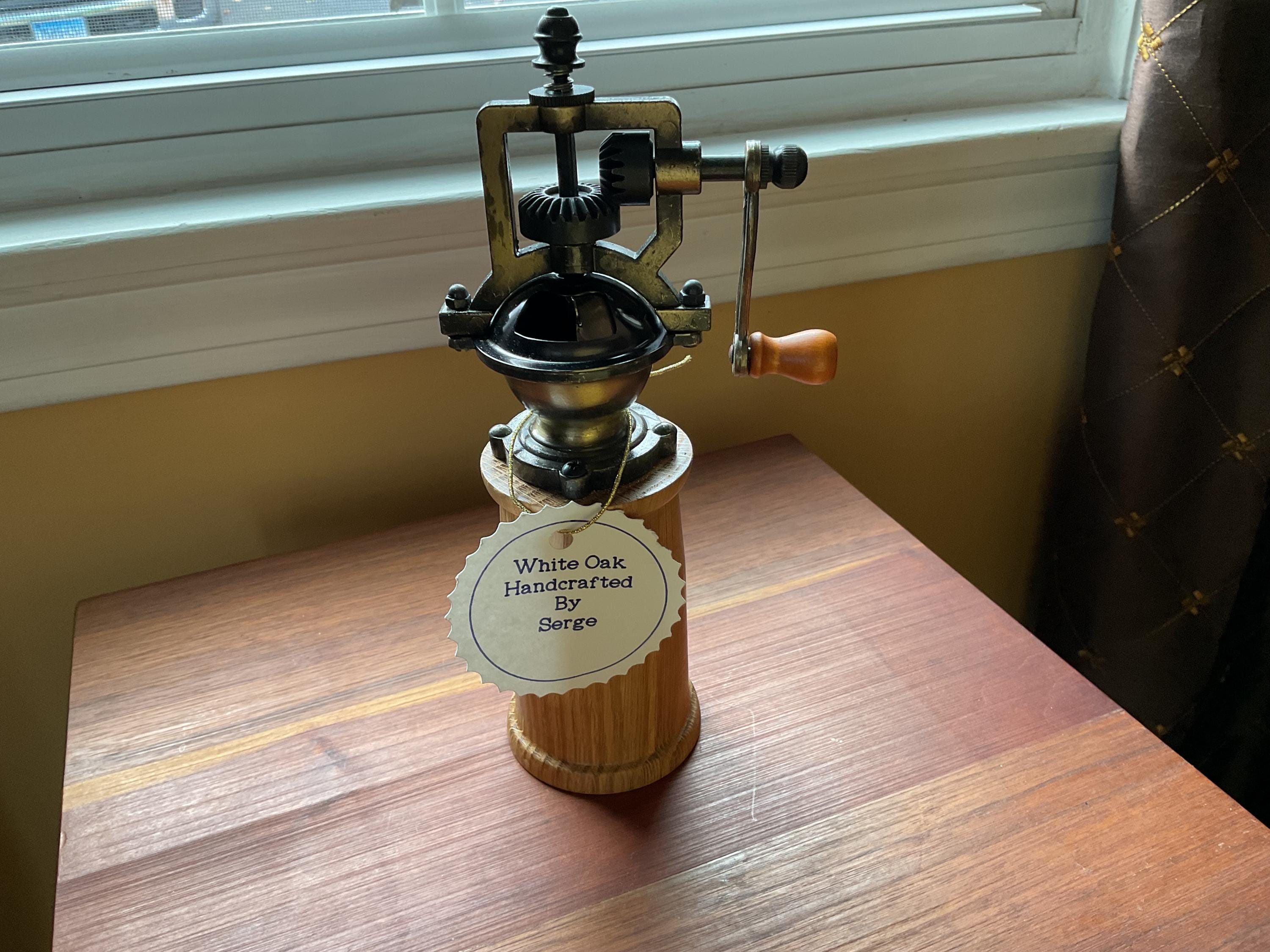 White Oak Wood Antique Style Pepper Grinder