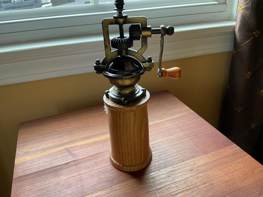 White Oak Wood Antique Style Pepper Grinder