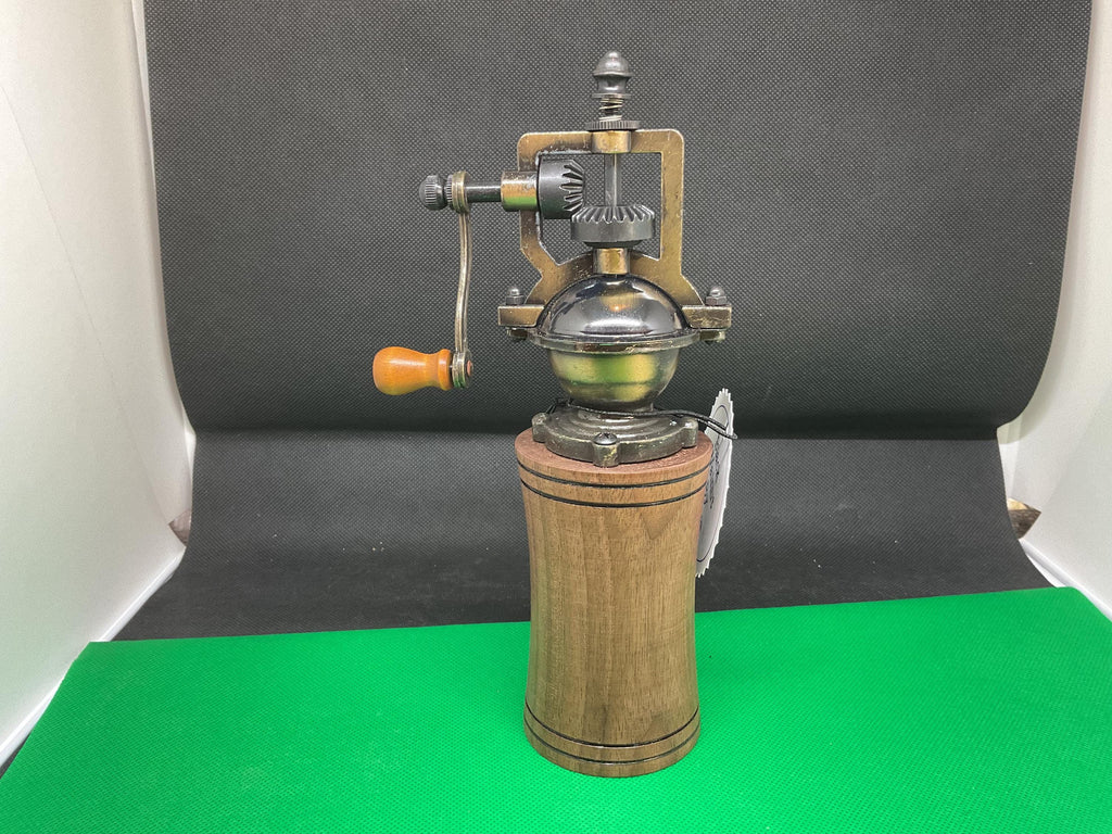 Black Walnut Wood Antique Style Pepper Grinder